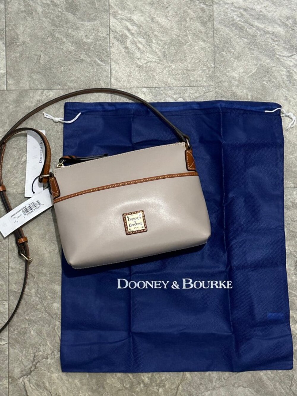 Dooney & Bourke Katie Crossbody NWT Taupe Leather Style BWXFD2340